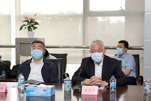 市長會議調(diào)研聽取科學(xué)家的匯報與建議
